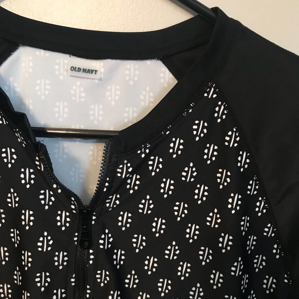 Old navy long sleeve swim shirt